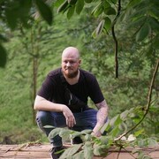  ,   Denis, 32 ,   