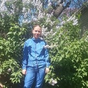  ,  Yana, 32