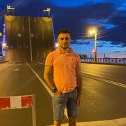  ,   Mario, 32 ,  