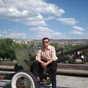  ,   Hamik, 47 ,  