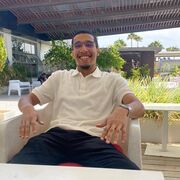  ,  Youssef, 24