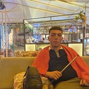  ,  Janik, 22