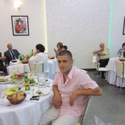  ,   Hayk, 42 ,  