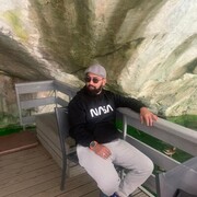   ,  Niko, 35