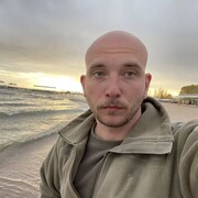  ,  George, 32