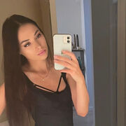 1er Arrondissement,  Katya, 28