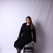  ,  Veronika, 25