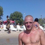  ,   Yurii, 39 ,  