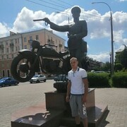  ,  Valentin, 23