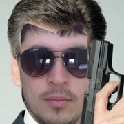  ,  Alek, 32