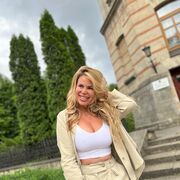  ,   Viki, 39 ,   ,   