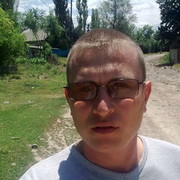  ,   Niklas, 40 ,   