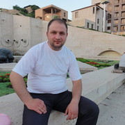 ,  Razmik, 36