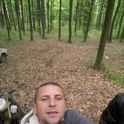  ,   Vitaliu, 36 ,   
