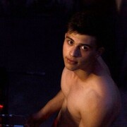  ,  Nik, 28
