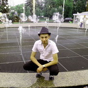  ,   Viktor, 34 ,   