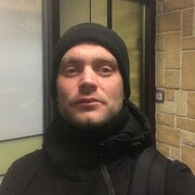  ,  Viktor, 33