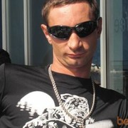  ,   Artur, 42 ,  