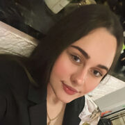  ,  Alena, 23