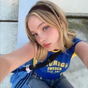  , 