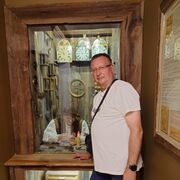  Abbots Langley,   Saulius, 52 ,   ,   , c , 