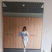  , 