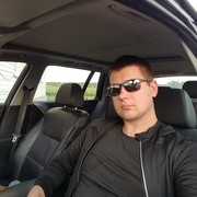  ,  Piotr, 33