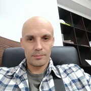  ,  Santa, 40