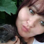  ,  Adela, 21