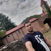  ,  Bacho, 30