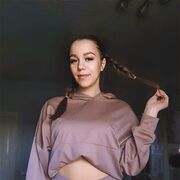  ,   Elvira, 21 ,   c 