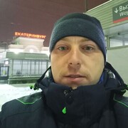  ,   Igor, 37 ,   