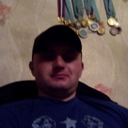  ,   Viktor, 34 ,   