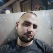  ,   Artiom, 33 ,  