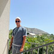 ,  Rafis, 24