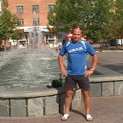  ,   Viktor, 41 ,   