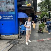  Khlong Luang,  Denis, 35