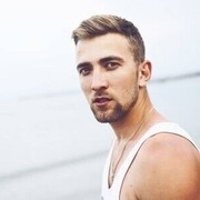  ,  Viktor, 47