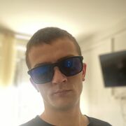  ,  Andrii, 29