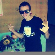  ,  Viktor, 28