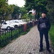  ,  Davron, 29