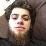 ,  Ari Beri, 28