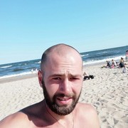  ,  Cristian, 32