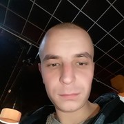  ,   Grisa, 42 ,   
