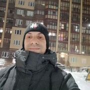  ,  Maksim, 40