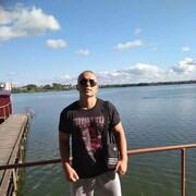  ,  Anton, 32