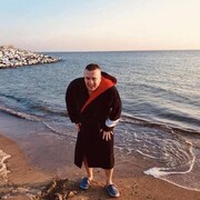  ,  Alex, 45
