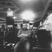  ,  Xurshid, 33