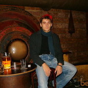  ,   Vaniko, 37 ,  