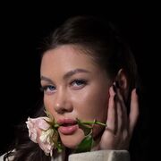  ,  Diana, 24